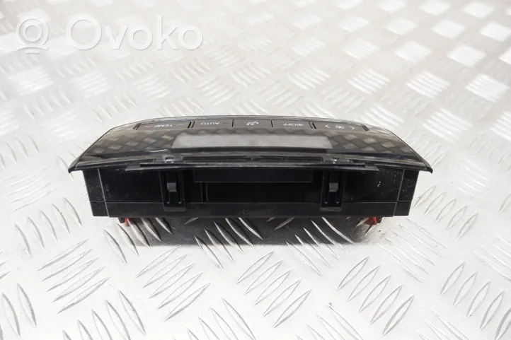 Toyota Highlander XU70 Panel klimatyzacji 559000E690