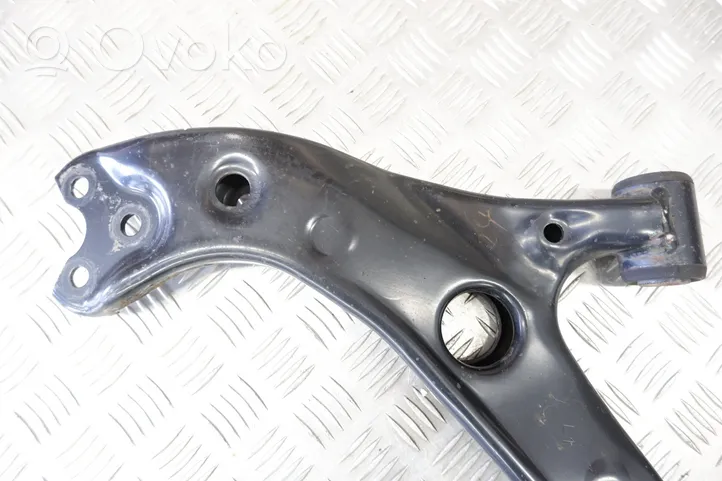 Toyota Prius (XW50) Fourchette, bras de suspension inférieur avant 4806947060