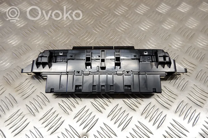 Toyota Prius (XW50) Panel klimatyzacji 5590047200