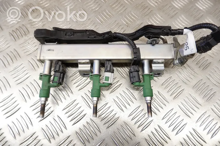Toyota Yaris XP210 Kit d'injecteurs de carburant 82125K0030