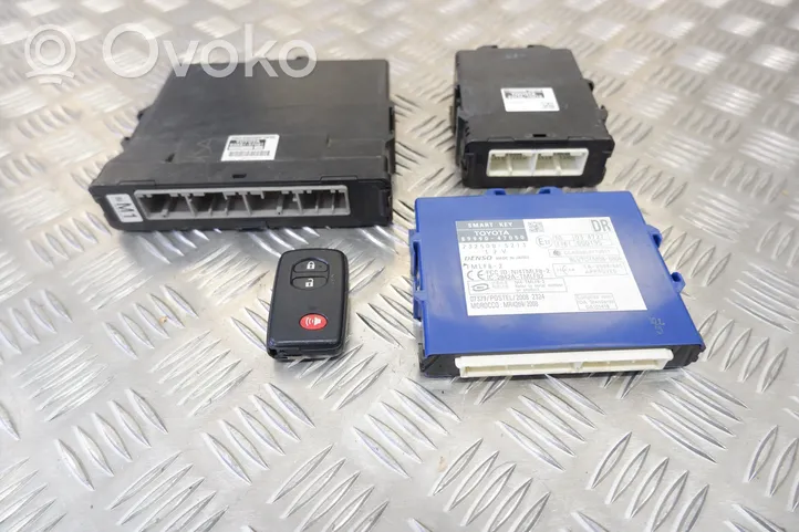 Toyota Prius (XW30) Komputer / Sterownik ECU i komplet kluczy 8999047050