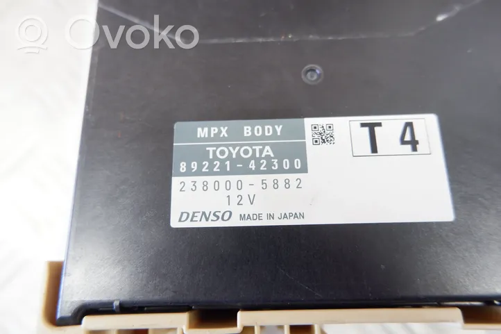 Toyota RAV 4 (XA40) Moduł / Sterownik komfortu 8273042821