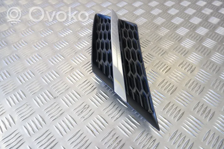 Toyota RAV 4 (XA40) Grille antibrouillard avant 5310642010