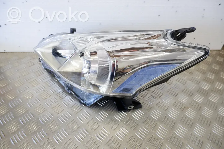 Toyota Prius+ (ZVW40) Lampa przednia 8117047420