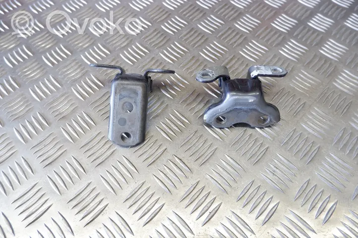 Toyota Prius+ (ZVW40) Kit de charnières de porte arrière 6875020122