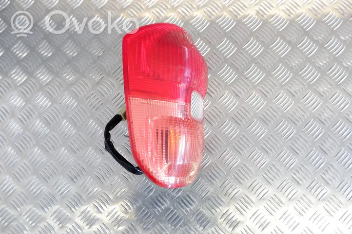 Toyota RAV 4 (XA20) Luci posteriori 8156142060