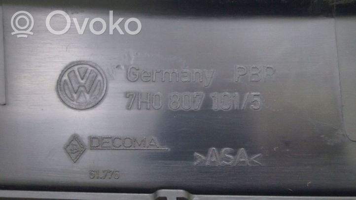 Volkswagen Transporter - Caravelle T5 Grotelės viršutinės 7H0807101