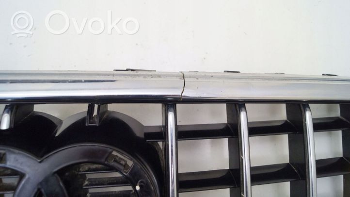 Audi Q7 4L Grille calandre supérieure de pare-chocs avant 4L0853651E