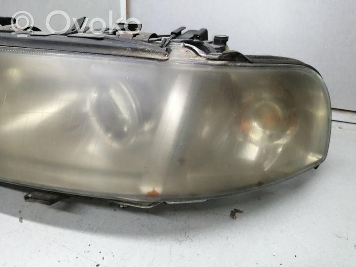 Audi A8 S8 D2 4D Lampa przednia 4D0941003AN