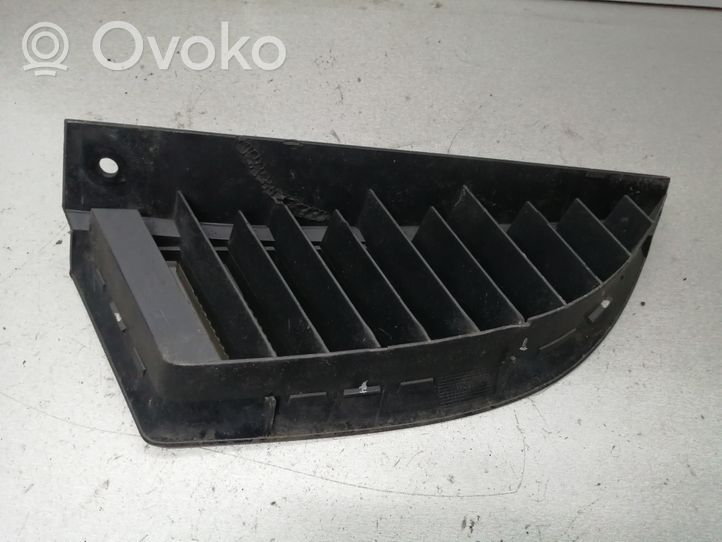 Mitsubishi Colt CZ3 Grille calandre supérieure de pare-chocs avant MN127774