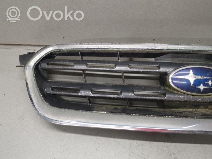 Subaru Legacy Etupuskurin ylempi jäähdytinsäleikkö 