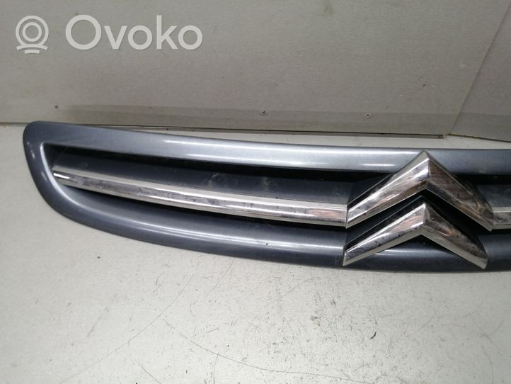 Citroen Xsara Picasso Grille calandre supérieure de pare-chocs avant 9661773880