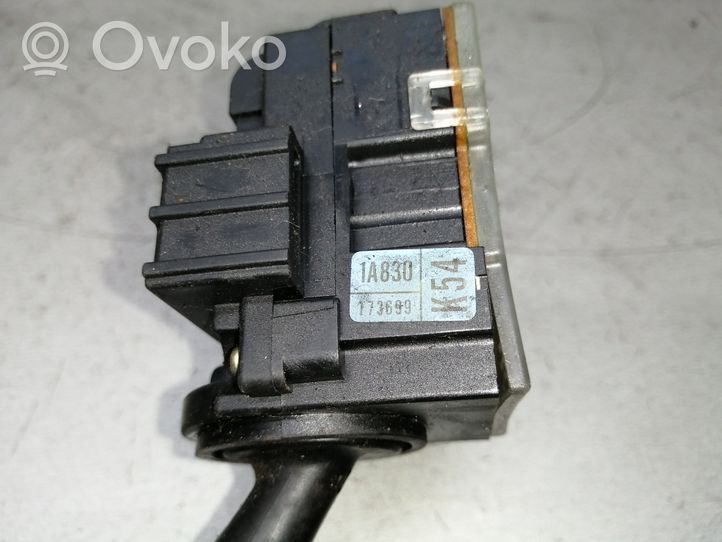 Toyota Corolla Verso E121 Pyyhkimen/suuntavilkun vipukytkin 1A830173699