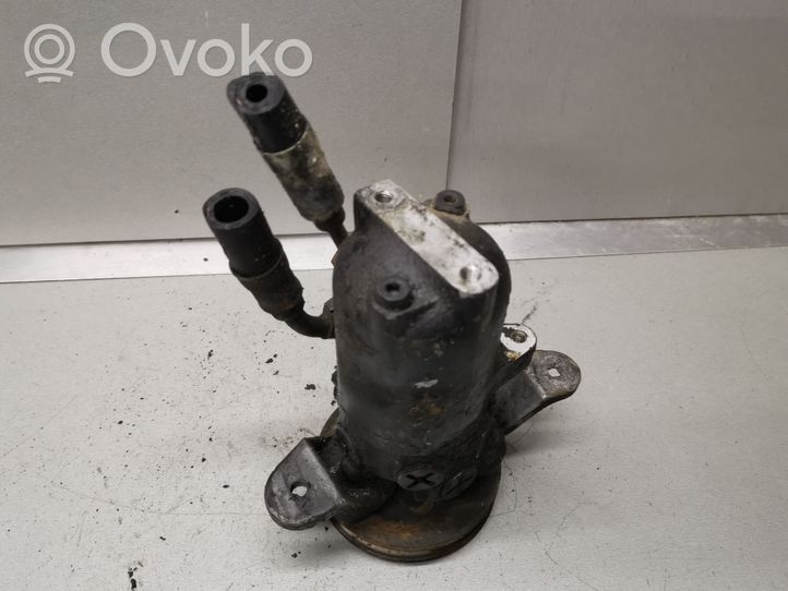 Audi 100 200 5000 C3 Ohjaustehostimen pumppu 035145155G