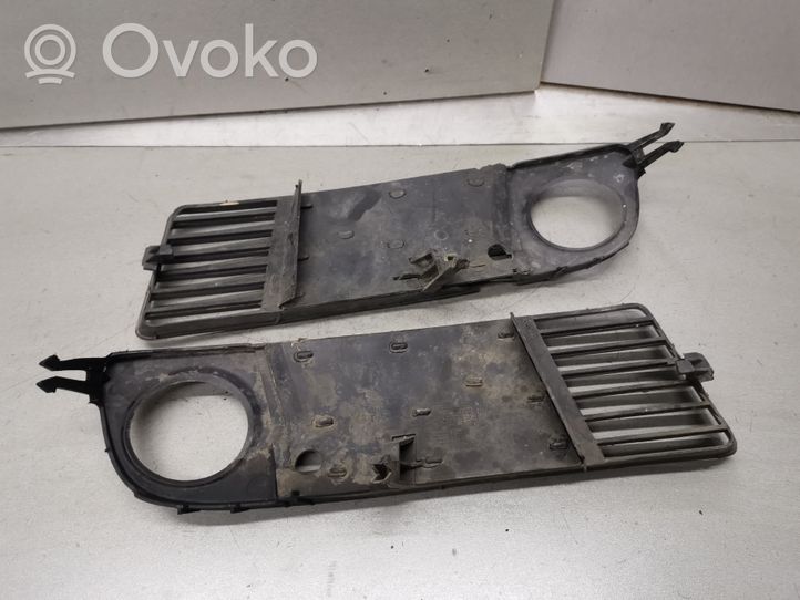 Audi A6 S6 C5 4B Krata halogenu 4B0807681S