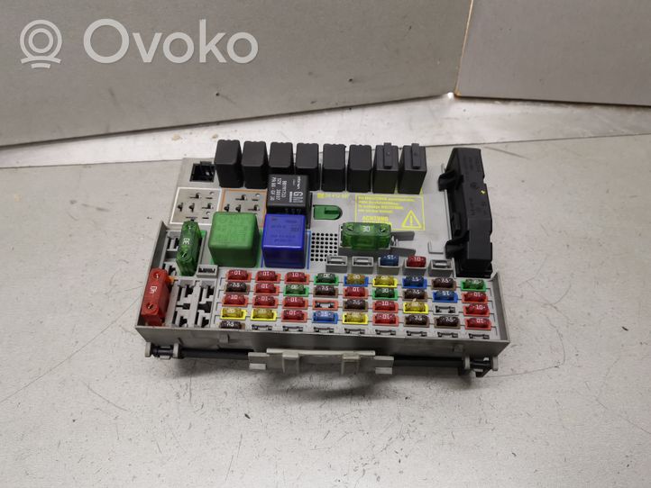 Opel Zafira A Fuse module 24412497