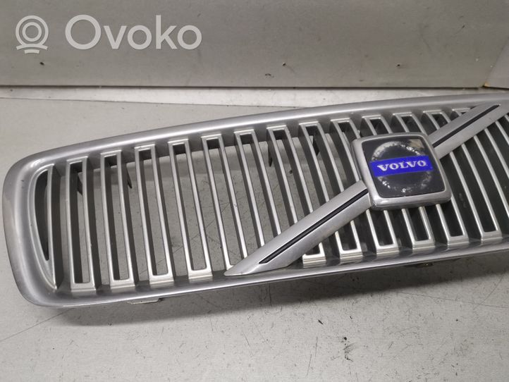 Volvo V70 Front bumper upper radiator grill 9190385