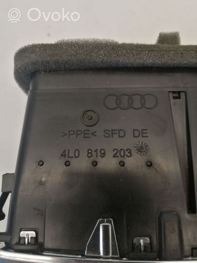 Audi Q7 4L Takaosan ilmakanavan tuuletussuuttimen ritilä 4L0819203