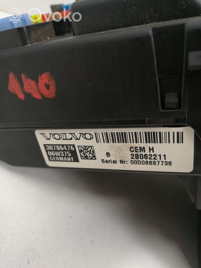 Volvo XC90 Ramka / Moduł bezpieczników 30786476