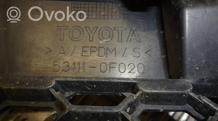 Toyota Corolla Verso E121 Griglia anteriore 531110F020