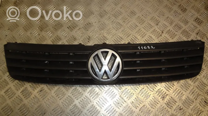 Volkswagen PASSAT B5 Etusäleikkö 