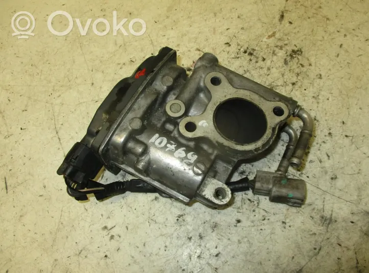 Toyota Avensis T270 Soupape vanne EGR VN1501000040