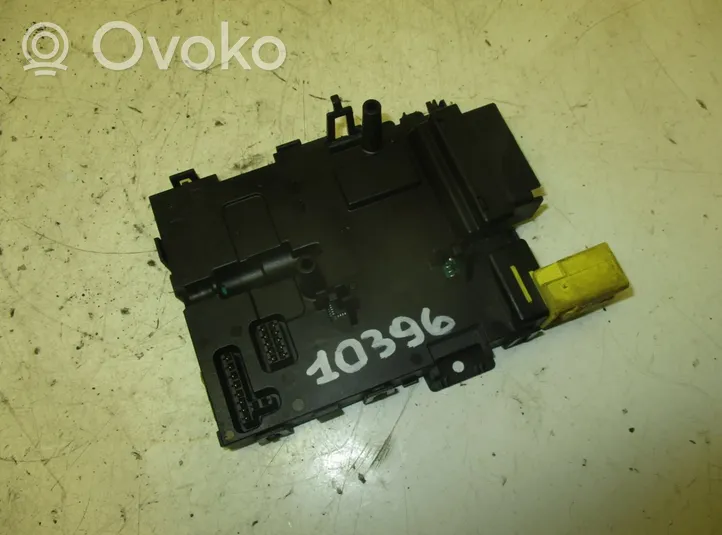 Volkswagen PASSAT B6 Steering rack control module 