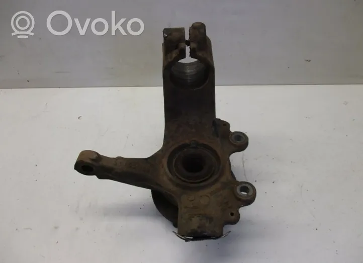 Ford C-MAX I Front wheel hub spindle knuckle 