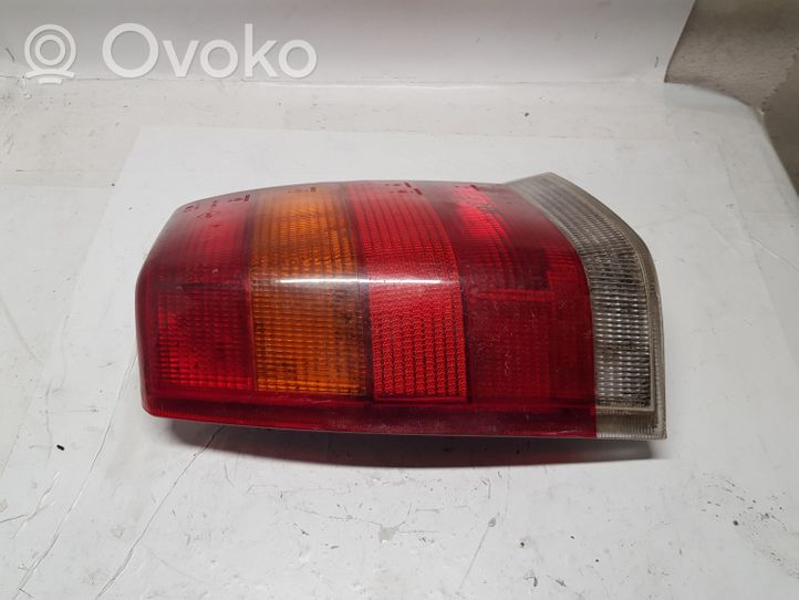 Opel Omega A Feux arrière / postérieurs 7R0153396