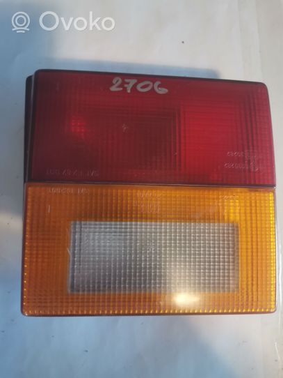 Audi 80 90 B2 Lampy tylnej klapy bagażnika 445945093