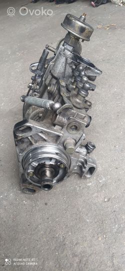 Mercedes-Benz 190 W201 Polttoaineen ruiskutuksen suurpainepumppu 6010704701