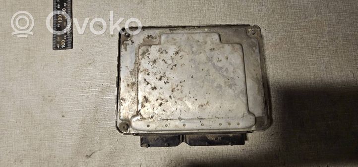 Skoda Roomster (5J) Calculateur moteur ECU 0281012750