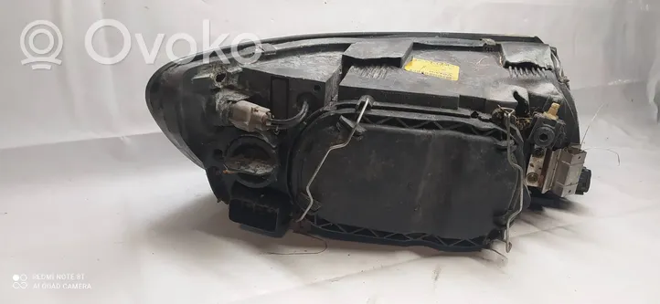 Volvo V50 Lampa przednia 30698885