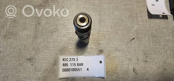 Mercedes-Benz E W124 Injecteur de carburant 0000100551