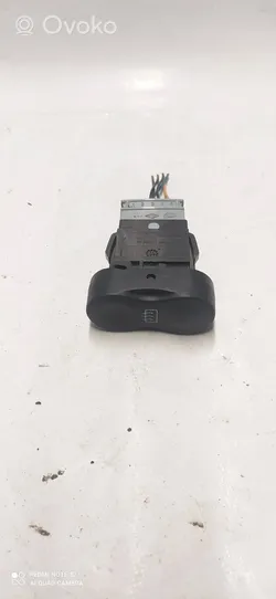 Dacia Sandero Windscreen/window heater switch E2311115