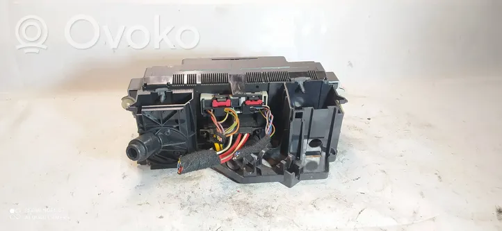 Skoda Octavia Mk2 (1Z) Panel klimatyzacji 1Z0820045A