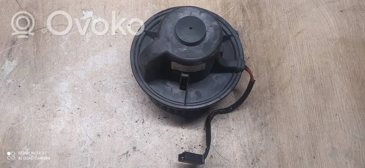 Volkswagen PASSAT B4 Ventola riscaldamento/ventilatore abitacolo 893819021