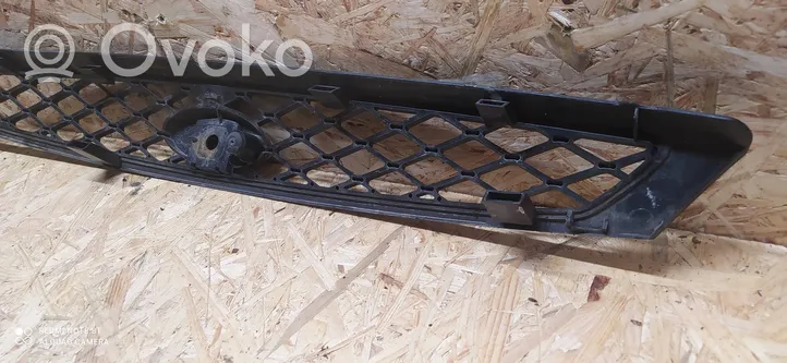 Ford Focus Grille de calandre avant 2M518200AG