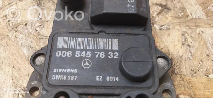 Mercedes-Benz E W124 Unidad de control del amplificador de arranque 0065457632