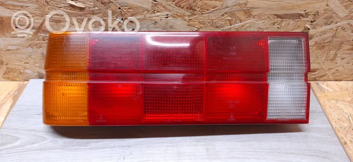 BMW 3 E30 Lampa tylna 1368819