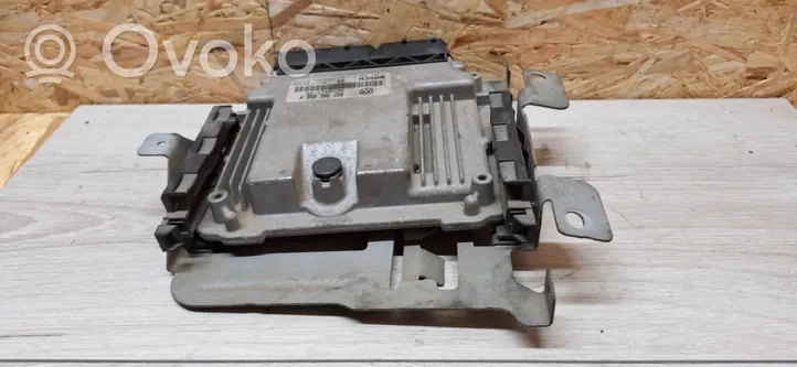 Volkswagen Touran I Sterownik / Moduł ECU 06F906056N