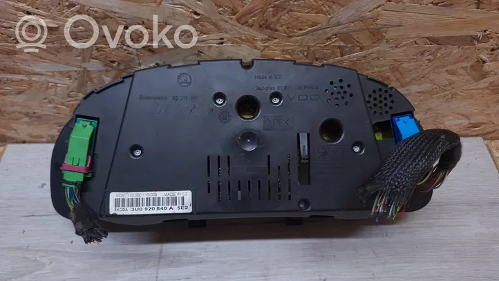 Skoda Superb B5 (3U) Speedometer (instrument cluster) 3U0920840A