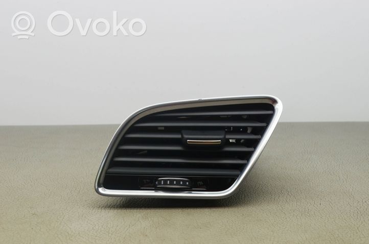 Audi Q3 8U Copertura griglia di ventilazione cruscotto 8U2820901D