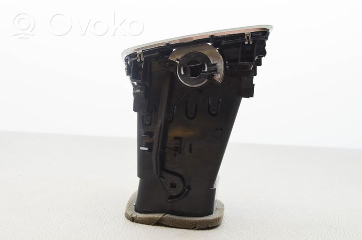 Audi Q3 8U Lango oro grotelės 8U2820902D