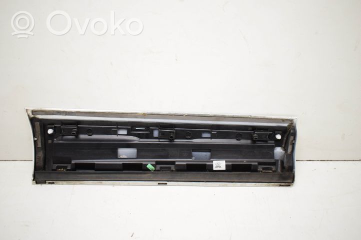 Audi Q3 8U Takaoven lista (muoto) 8U0853969D