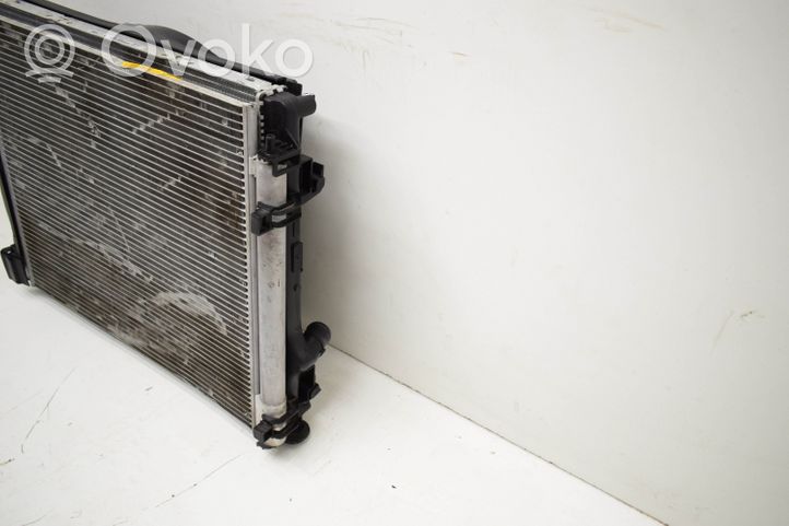 Nissan Qashqai Radiateur de refroidissement 921006951R