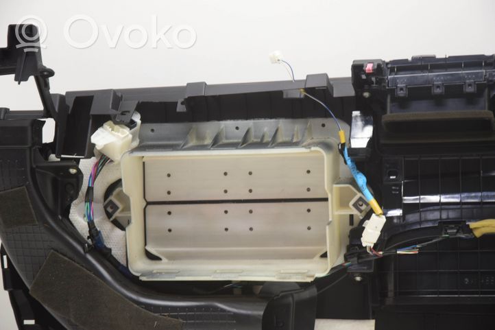 Toyota Prius (XW30) Tableau de bord 5541147040