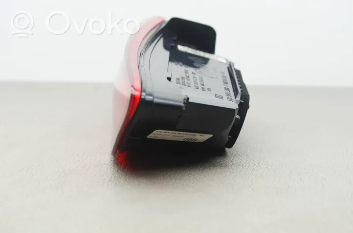 Skoda Karoq Lampy tylnej klapy bagażnika 57A945308