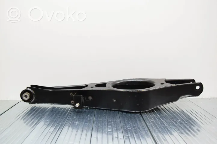 Volkswagen Jetta VI Taka-ylätukivarren haarukkavipu 1K0505371