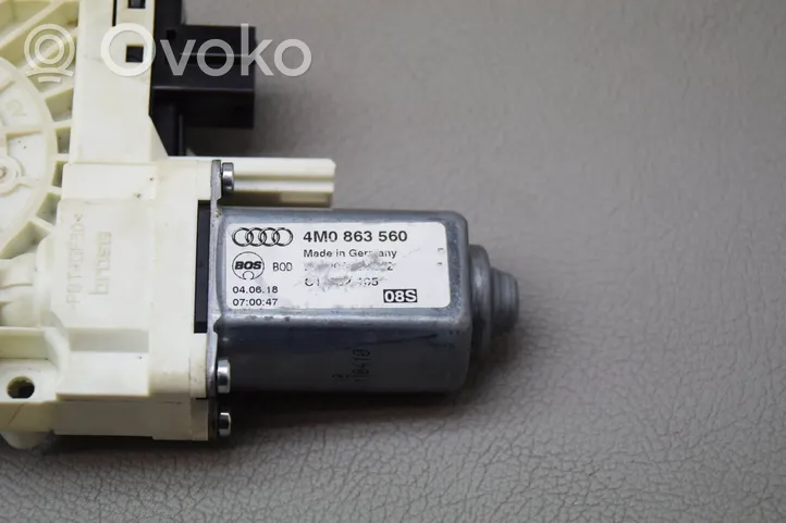 Audi Q7 4M Roleta elektryczna przeciwsłoneczna tylnej szyby 4M0863560